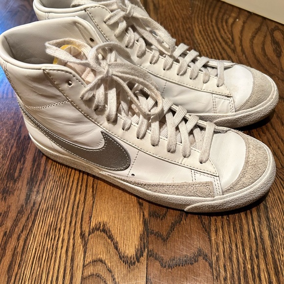 Nike Blazer Hightop Sneakers - Picture 4 of 5